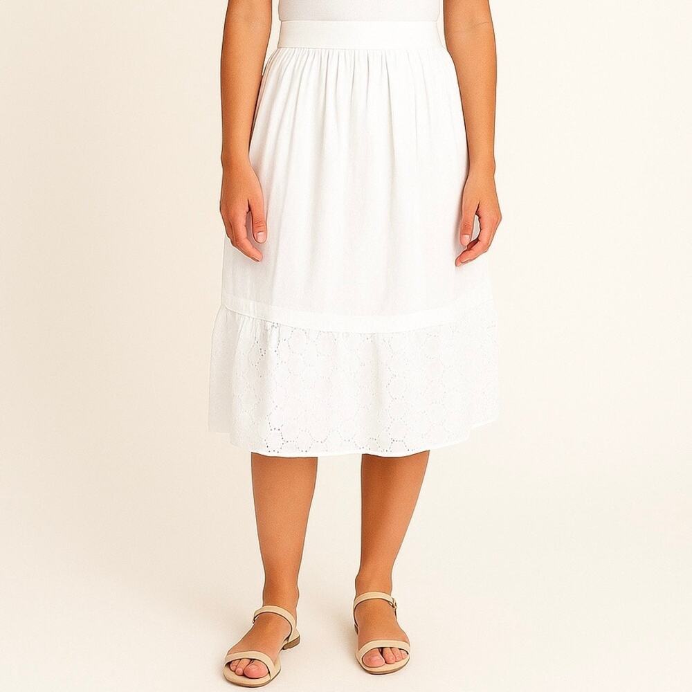 EUC Studio West Apparel White Tiered Eyelet A-Line Skirt. Size M.